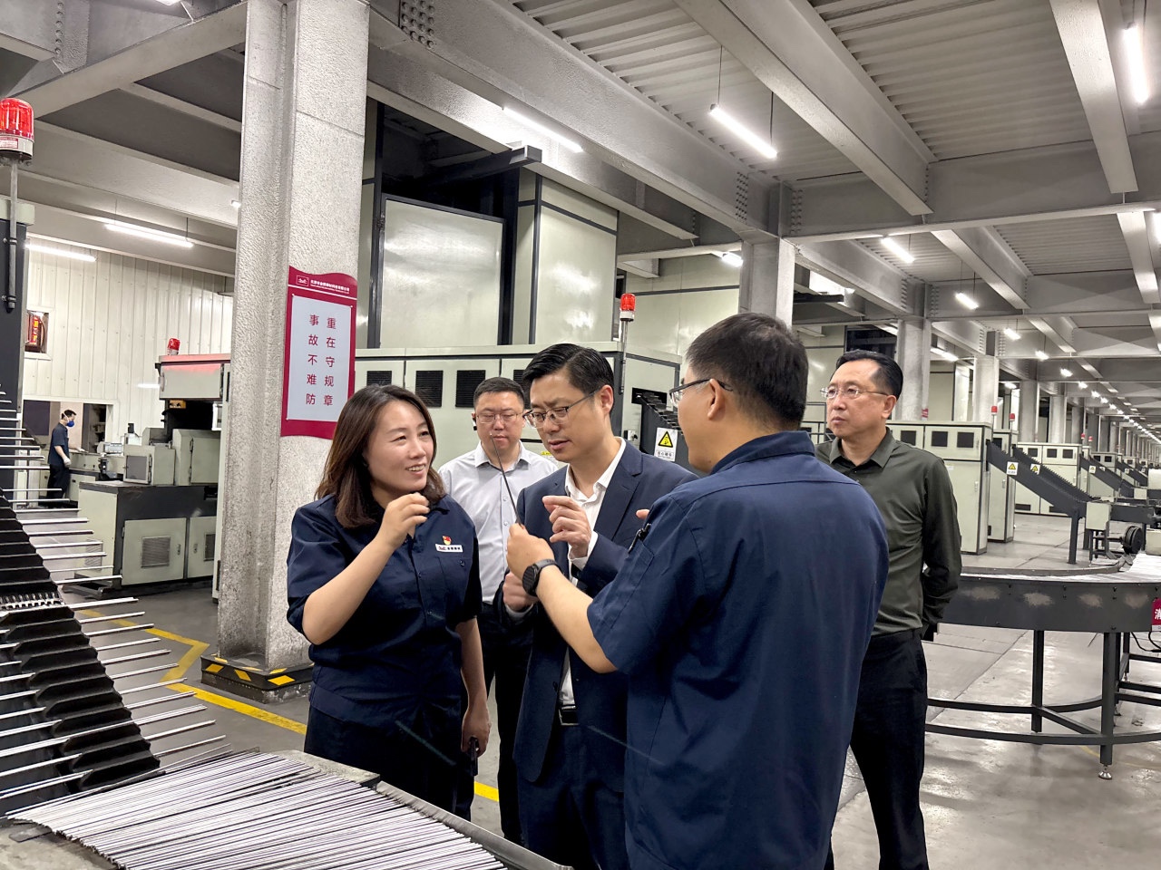 本溪市政府领导走访bevictor伟德焊材集团调研